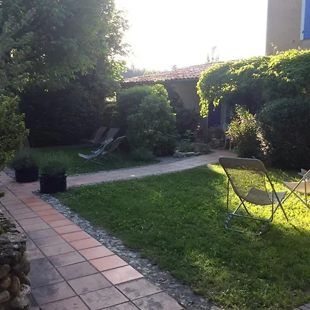 Clos Des Iris Otel