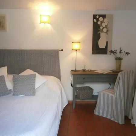 Otel Clos Des Iris 2*